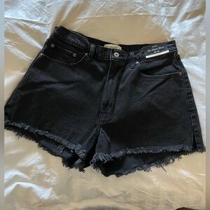 Curve Love High Rise Mom Short